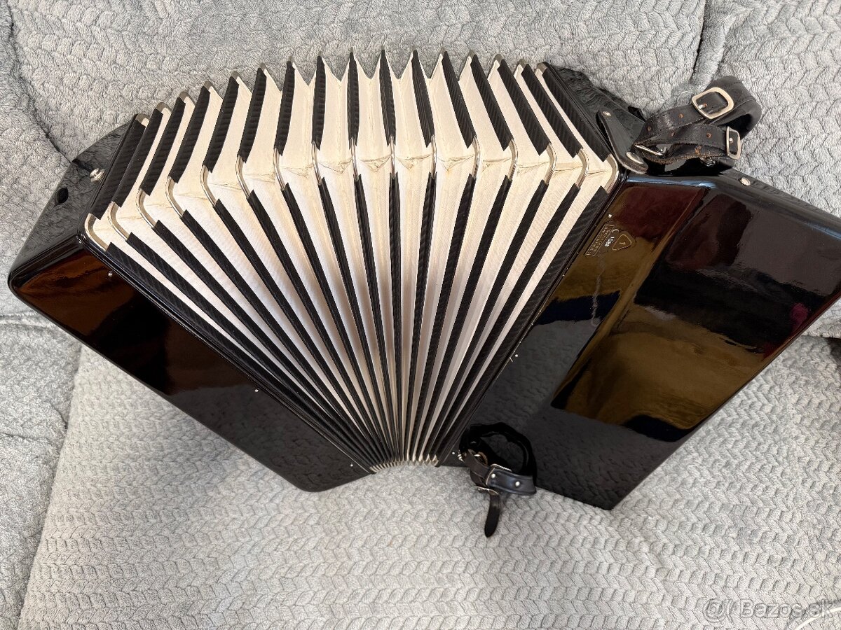 Predám 96 basový akordeón WELTMEISTER Diana - 3