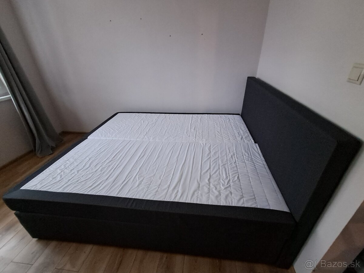 Šatniková skriňa a postel - 3