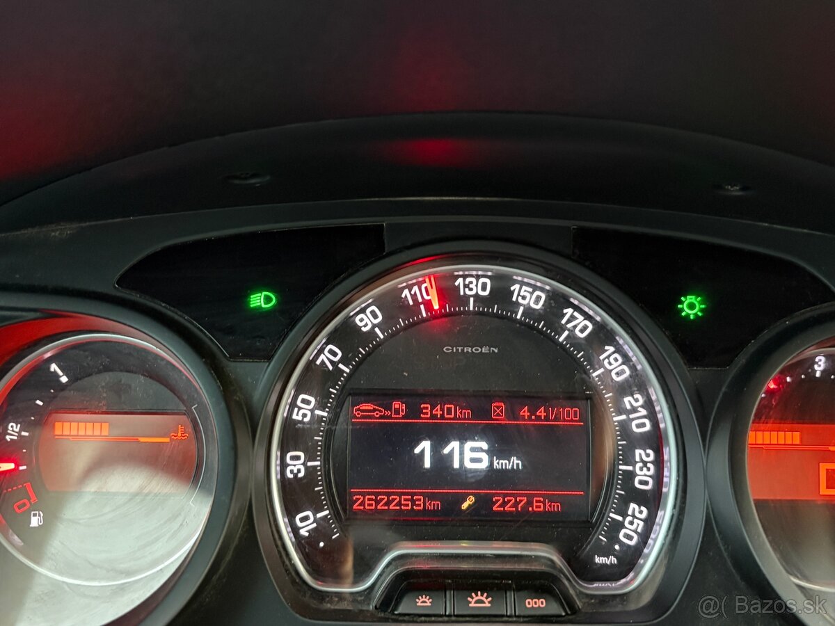 Prístrojovka/ budíky - 3