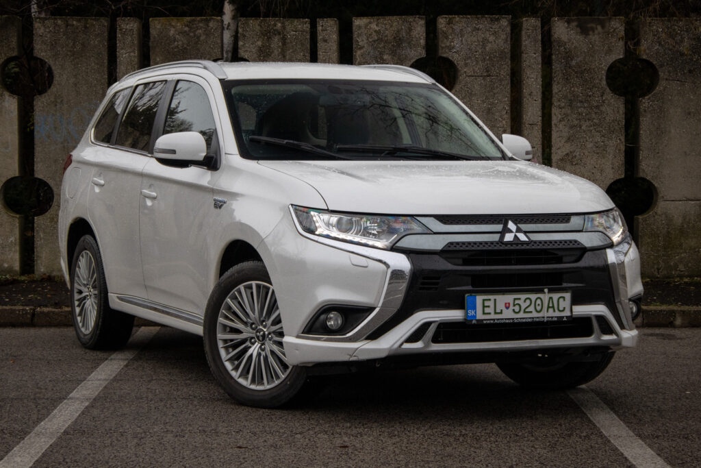 Mitsubishi Outlander 2.4l PHEV CVT - 3