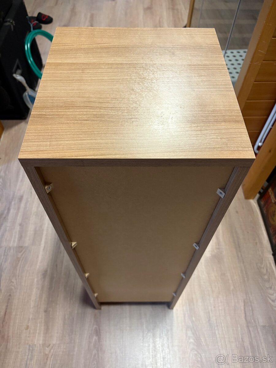 Stojatá skriňa - 3