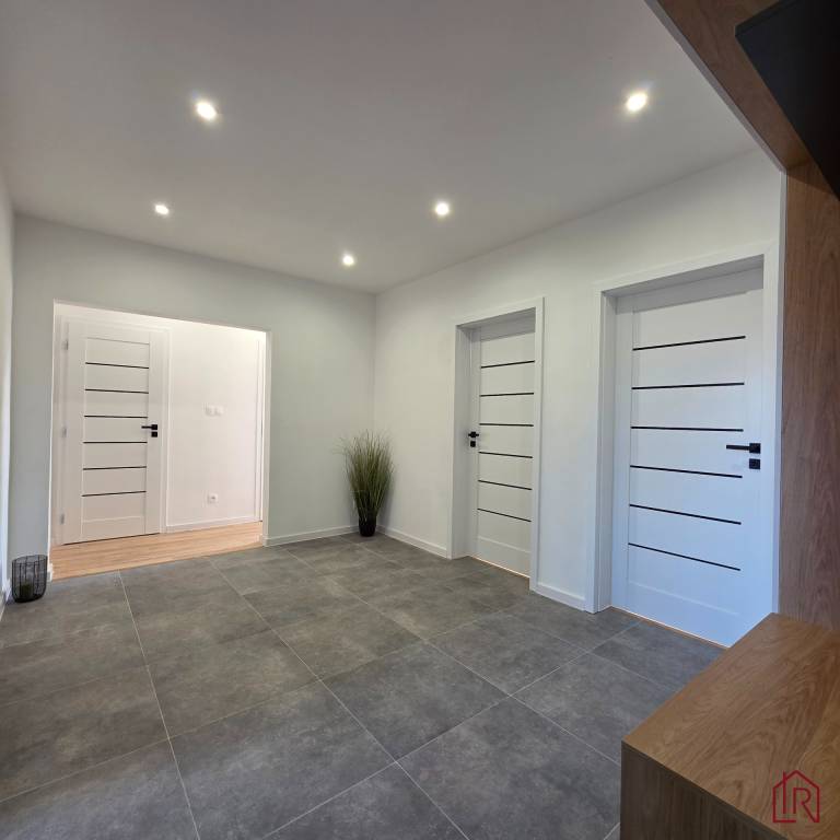 4i, OV, KVP, Wurmova, 84m2 + loggia, nová rekonštrukcia - 3