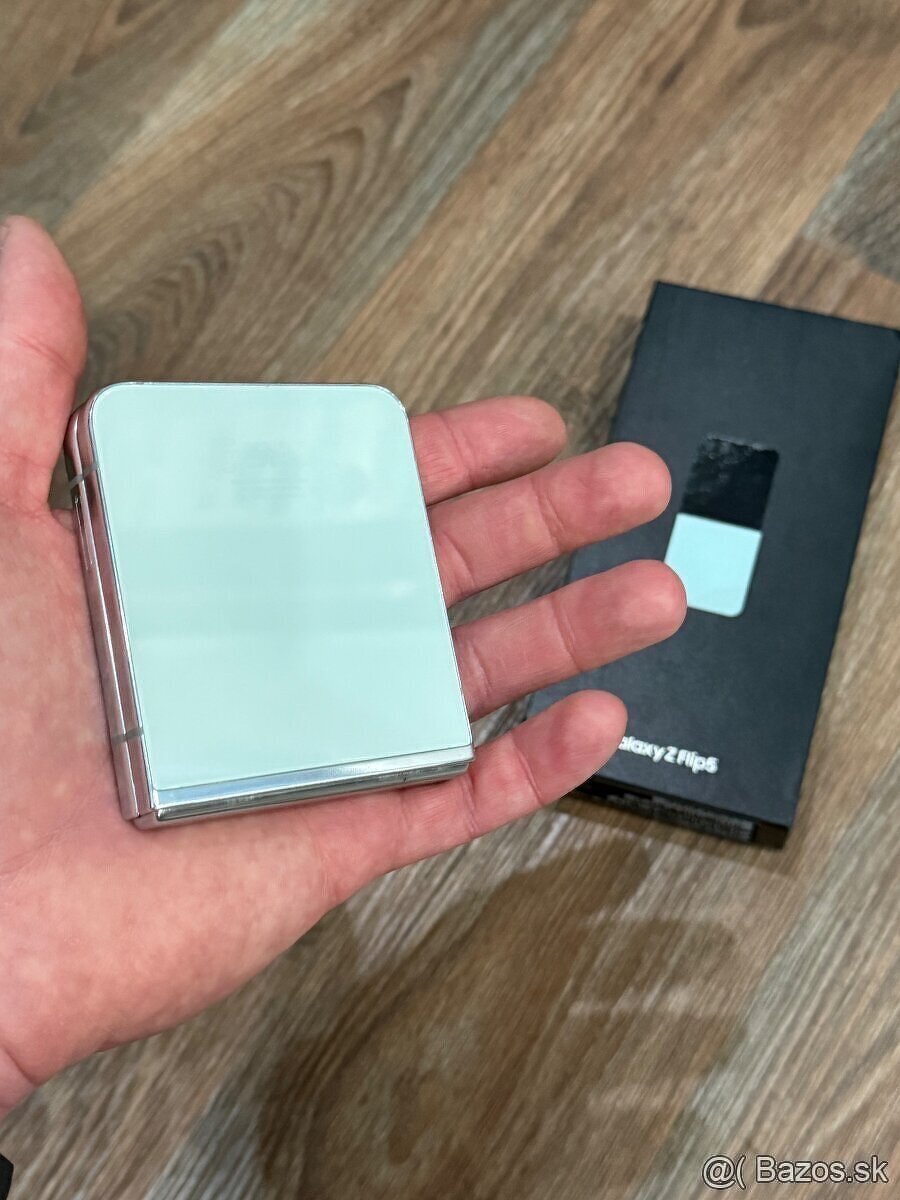 Samsung Galaxy Z flip 5 - 3