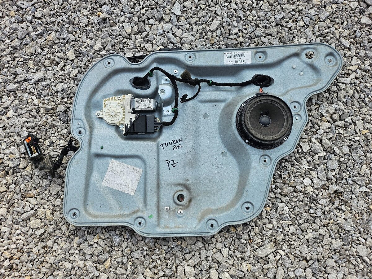 VW Touran,Passat B6 elektr.sťahovanie okien,Zámky dverí - 3