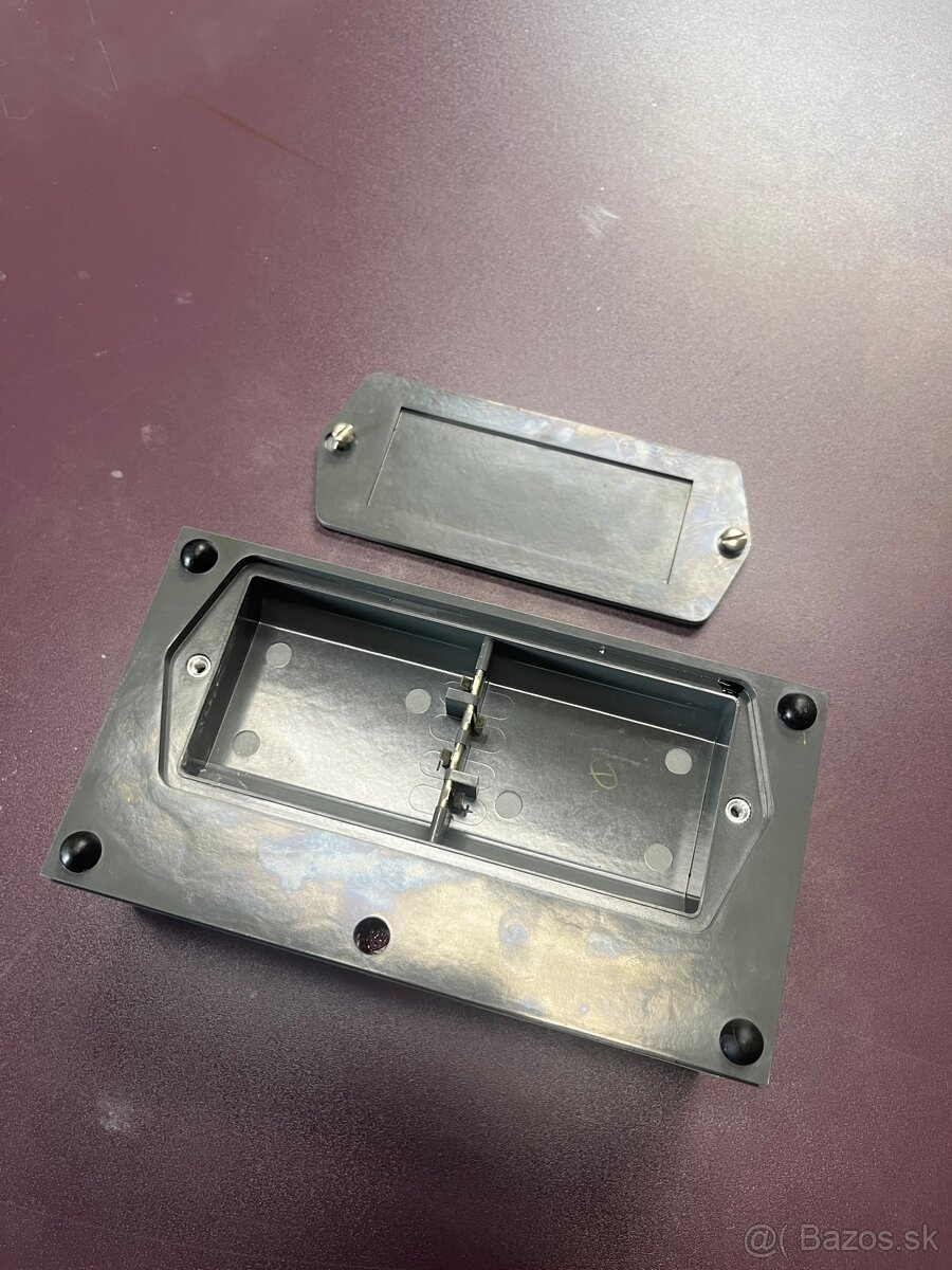 Tranzistorový merač zemného odporu PU 430 - 3