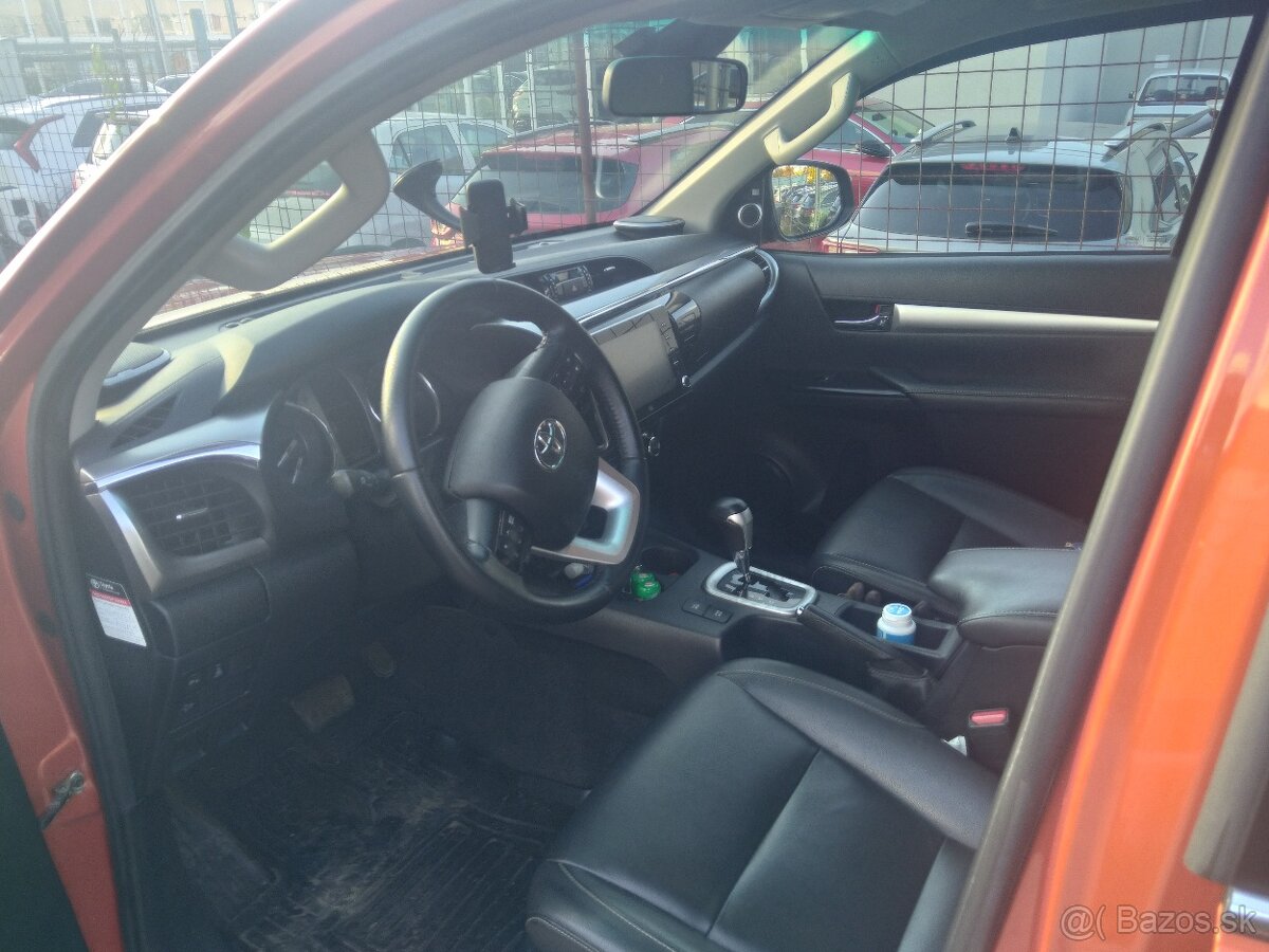 Toyota hilux 2.8 a/t koža dph - 3