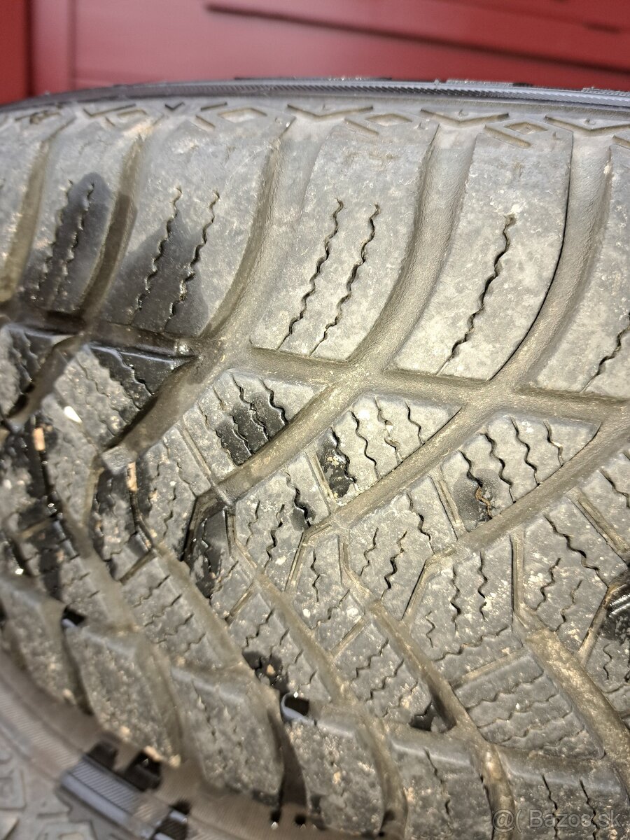 Predam celoročne pneumatiky + disky r 15 - 3