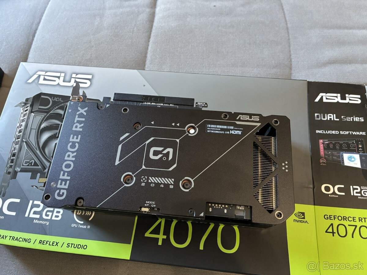 ASUS DUAL GeForce RTX 4070 O12G - 3
