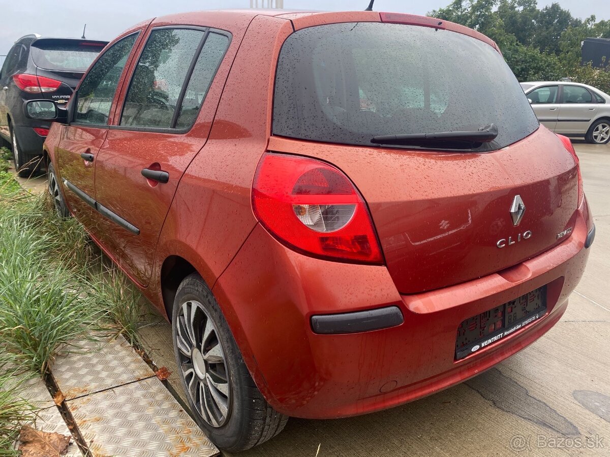 Renault Clio 1,5 DCI rok. 06 - 3