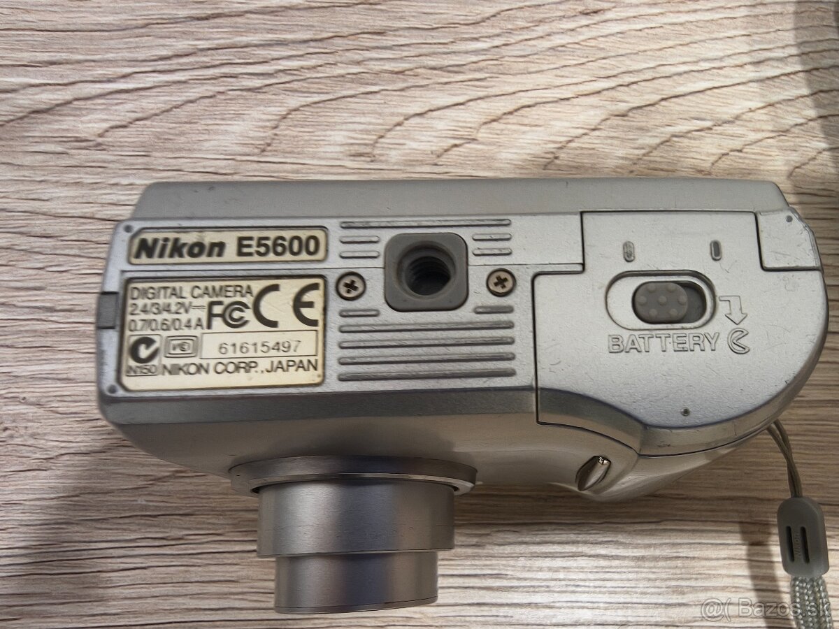 Nikon coolpix E5600 - 3