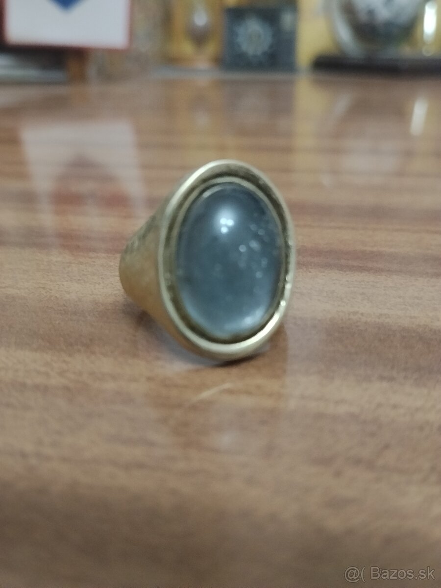 Pánsky prsteň zo žltého kovu - 3