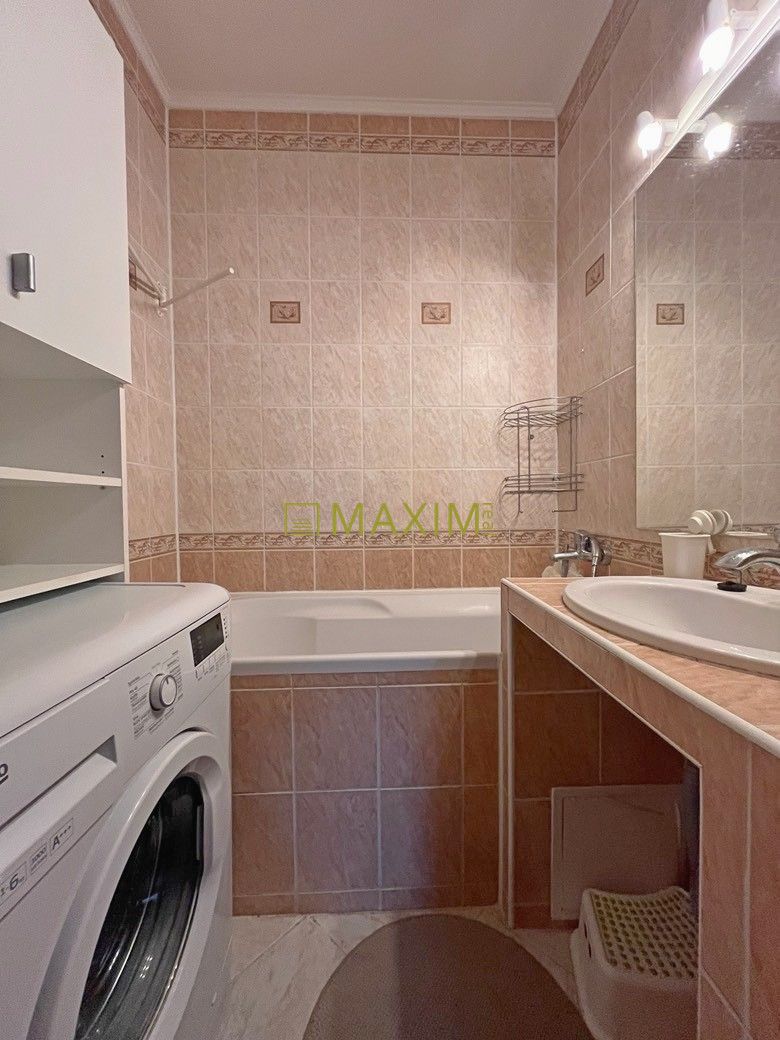 Ponúkame na predaj čiastočne zariadený klimatizovaný 4-izbov - 3