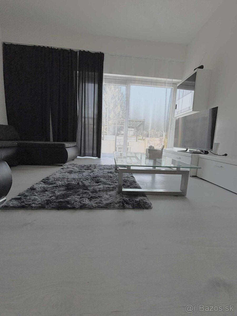 Predáme novostavbu 3 izb byt s terasou, parkovaním a pozemko - 3