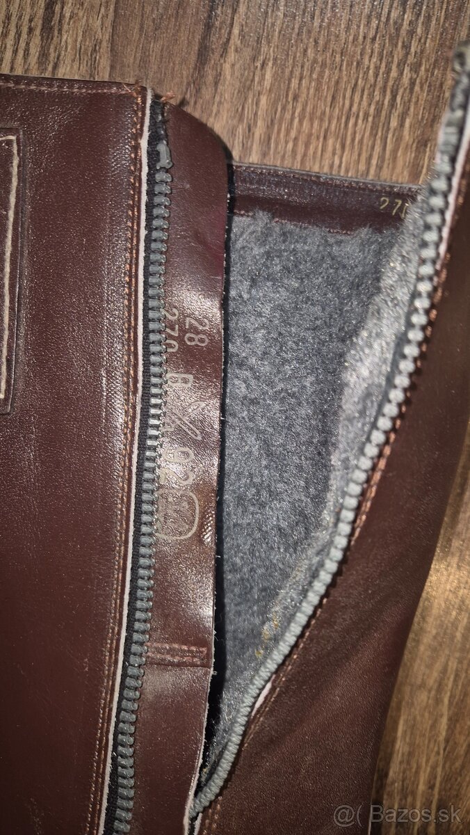 Dostojnicke bufy čsla vel28 - 3