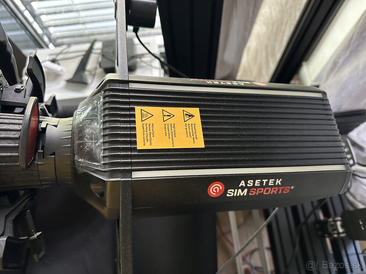 Zavodna konzola Simrig + Asetek Invicta - 3