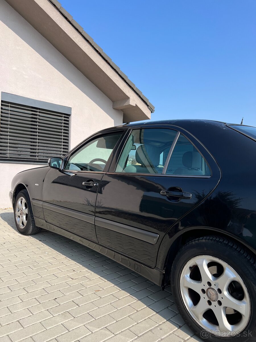 Mercedes benz E 220 cdi - 3