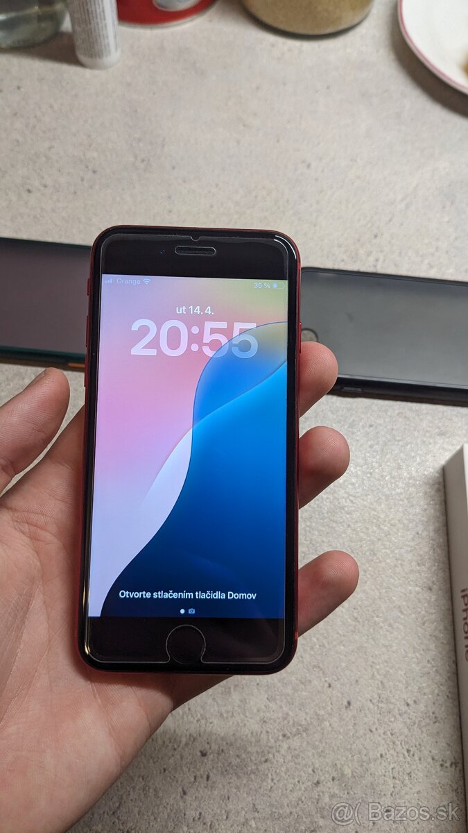 Predám iPhone SE 2020 128 GB, product RED - 3