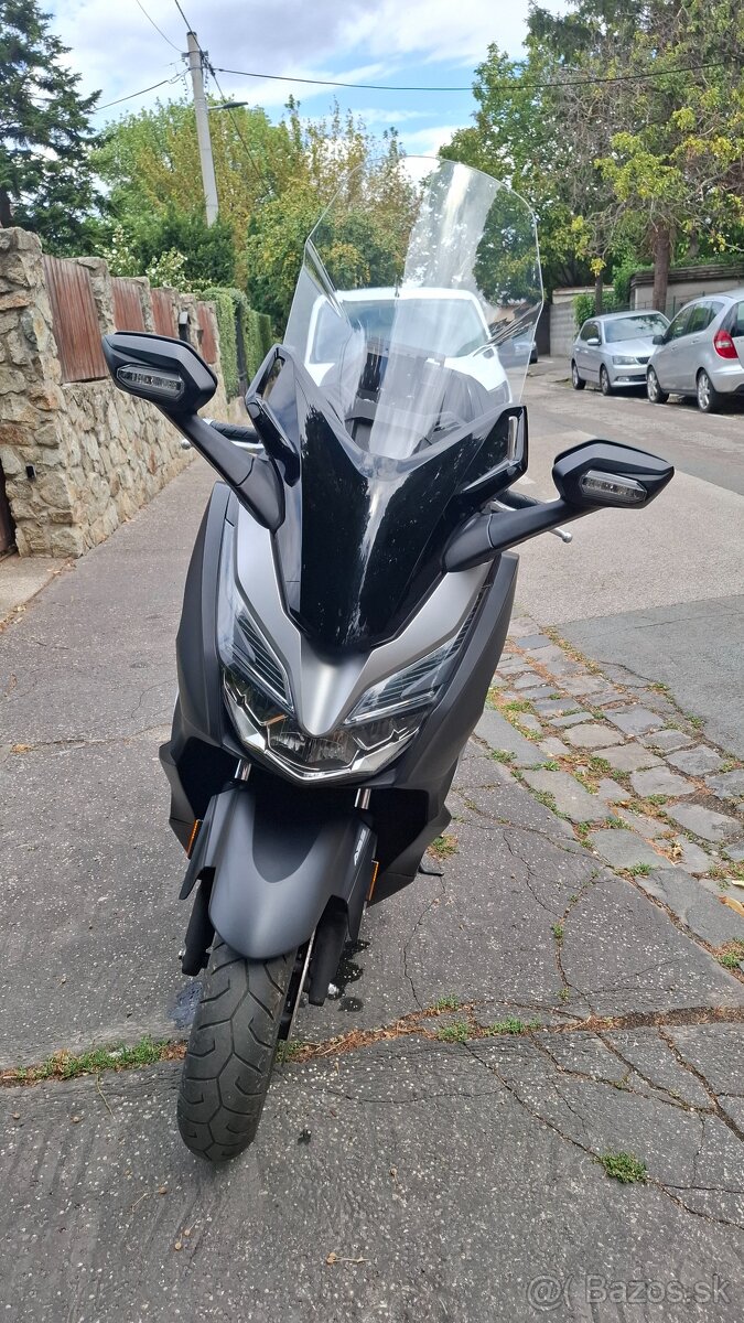 Honda Forza 300 - 3