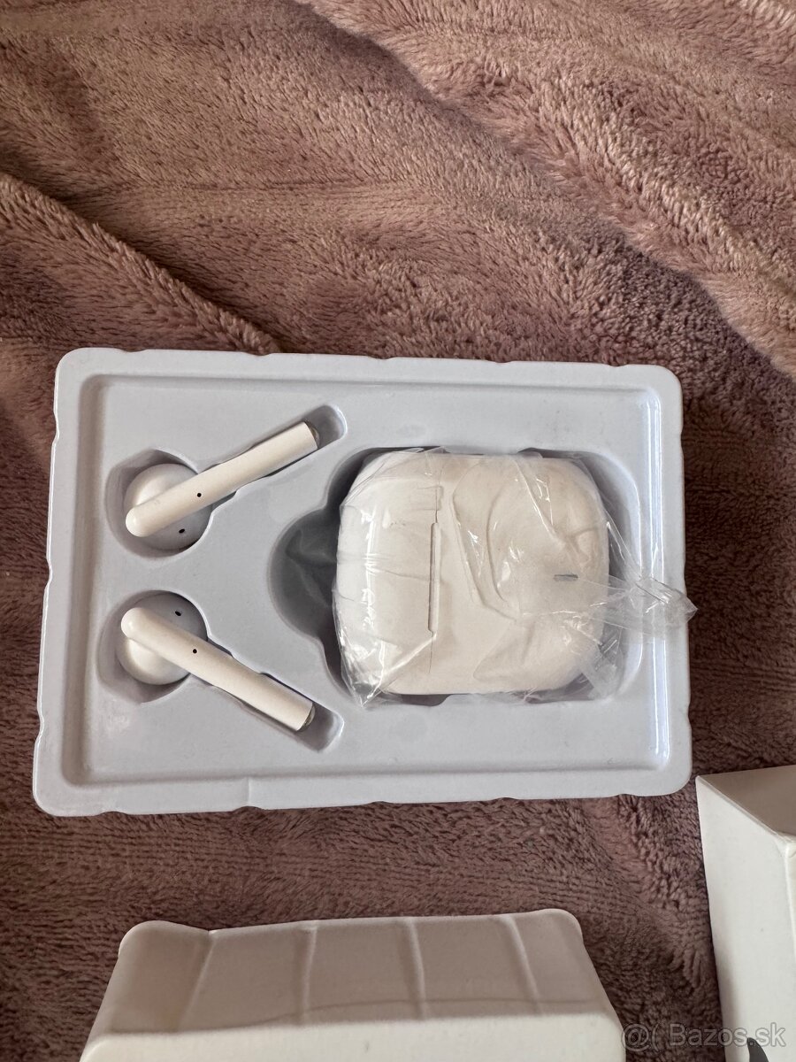 airpods 2 generacie a 2 balicky dalsej znacky - 3