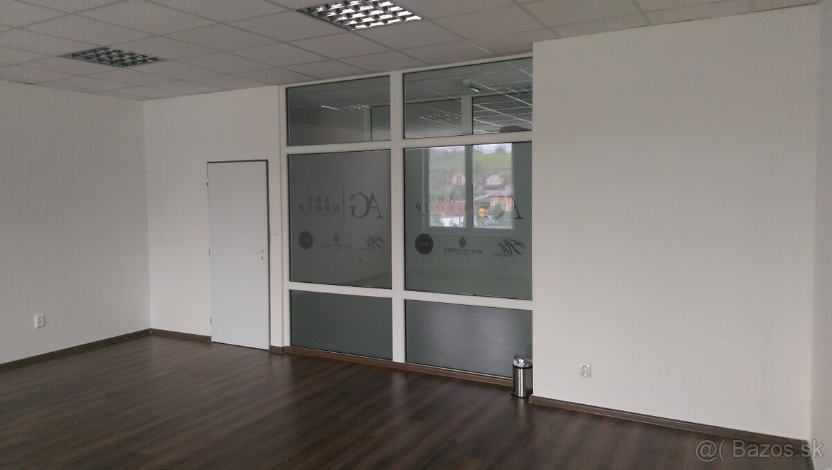 PRENÁJOM: kancelária, služby 38 m2, Sásová od 1.2.2026 - 3
