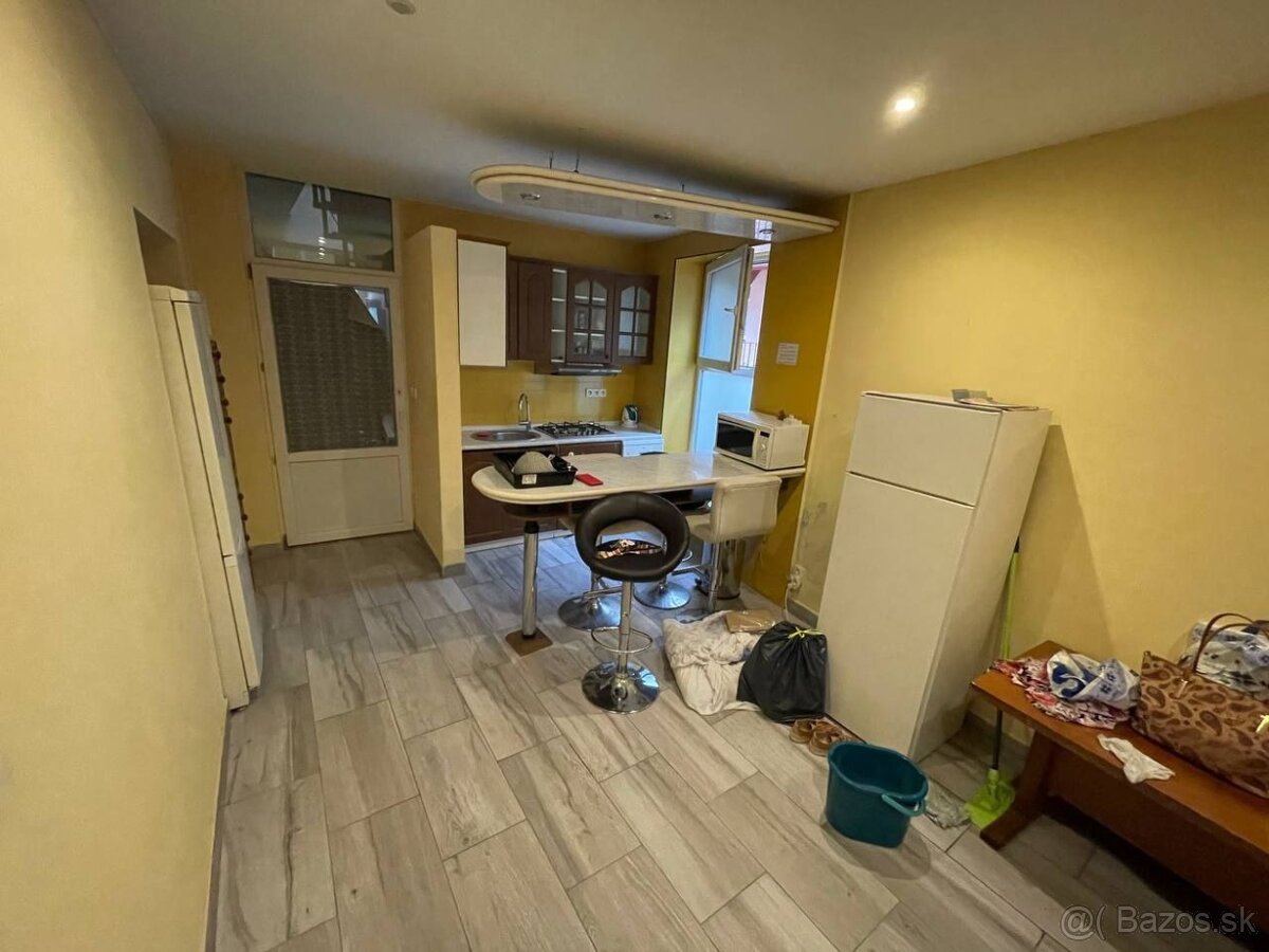 2 miesta pre dievčat v izbe - 3