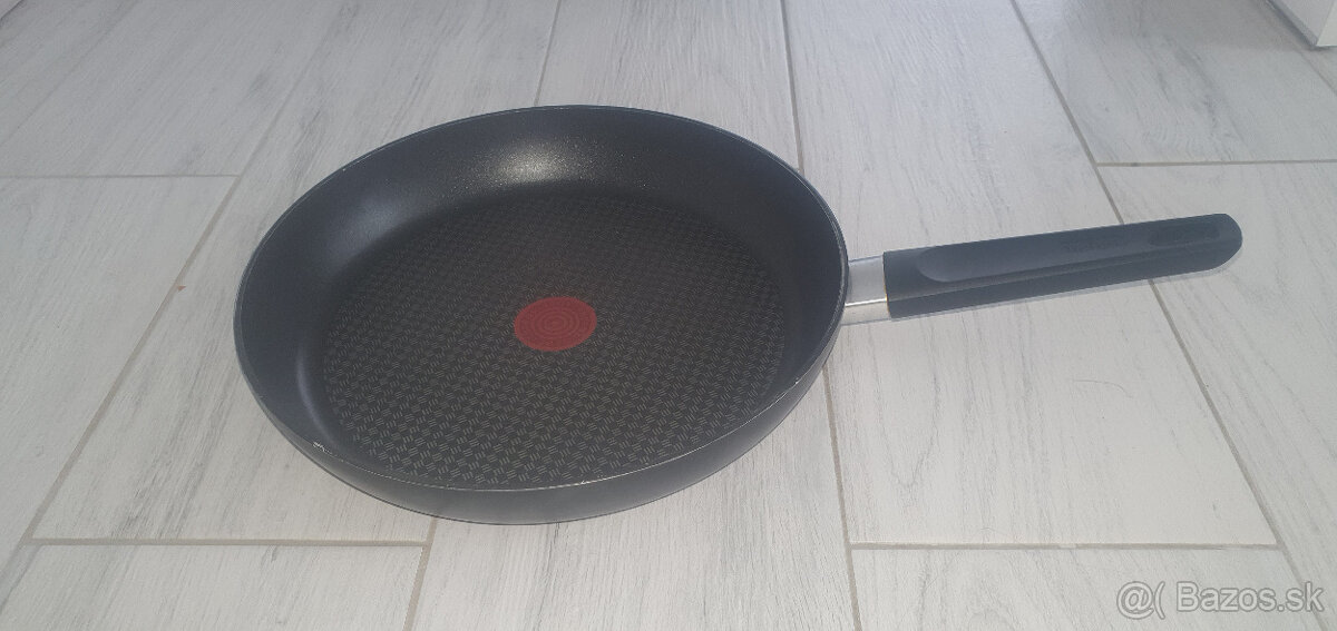 Kvalitný liatinový hrniec 5l - 3