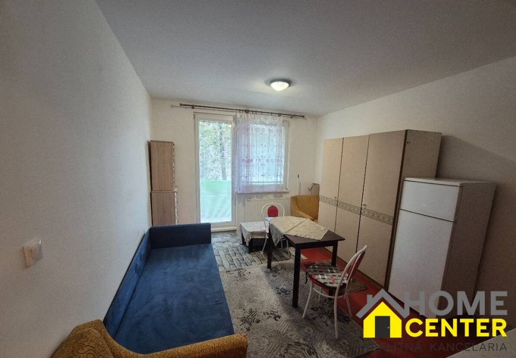 PREDAJ : GARSÓNKA S BALKÓNOM NA VII. SÍDLISKU, KOMÁRNO - 3