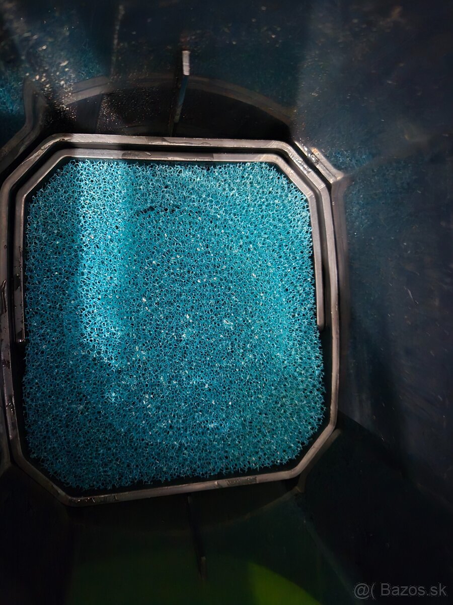 Predám akvárium s príslušenstvom - 3