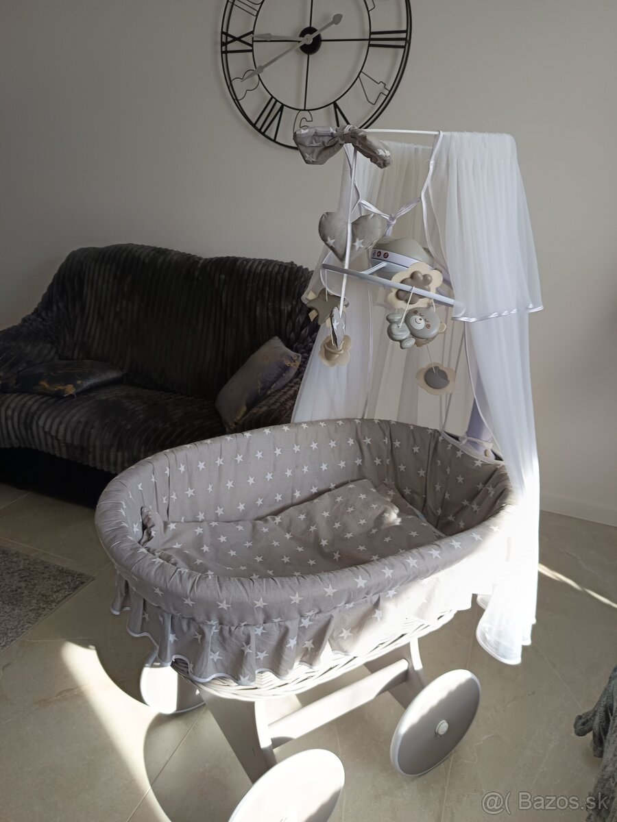 Postieľka ,kolíska - 3