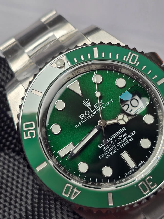Rolex Submariner Hulk 40mm - 3