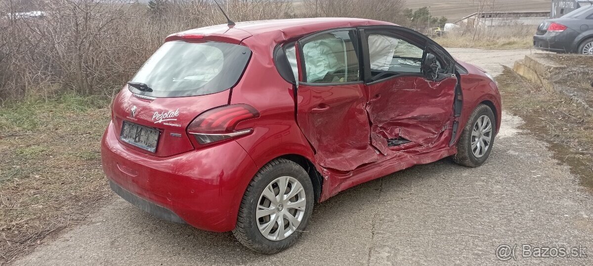 Peugeot 208 1.2 60kw díly - 3