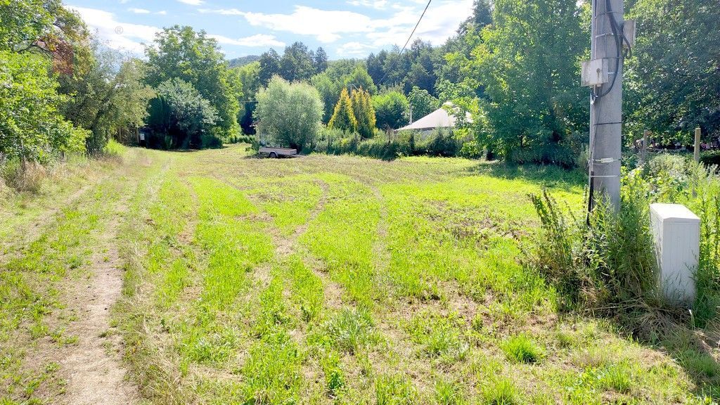 NOVÁ CENA...Rekreačný pozemok 1365m2 s chatkou so súpisným č - 3