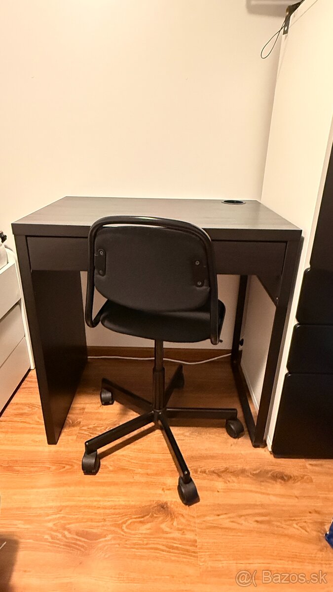 Predam Ikea stolik Micke / čierny mám aj stoličku - 3