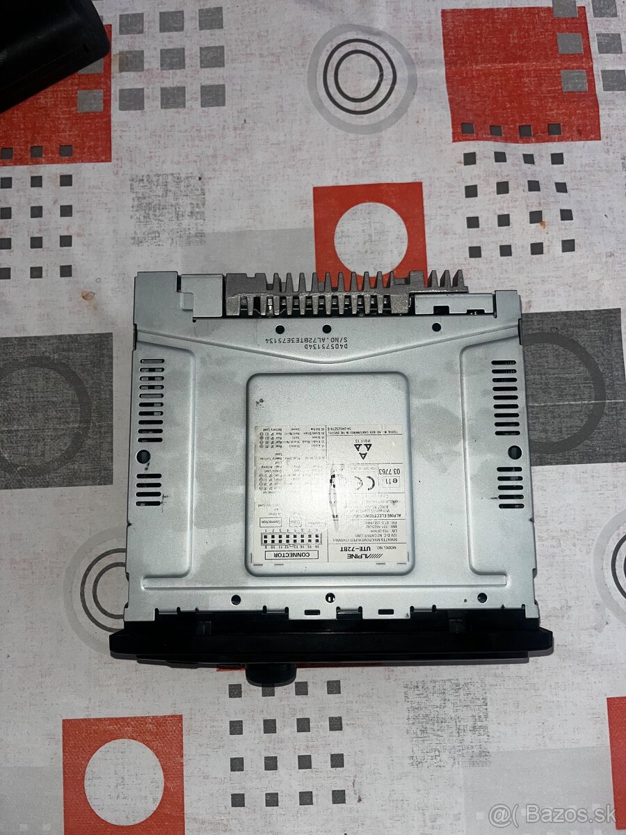 Predám autorádio Alpine UTE-72BT - 3