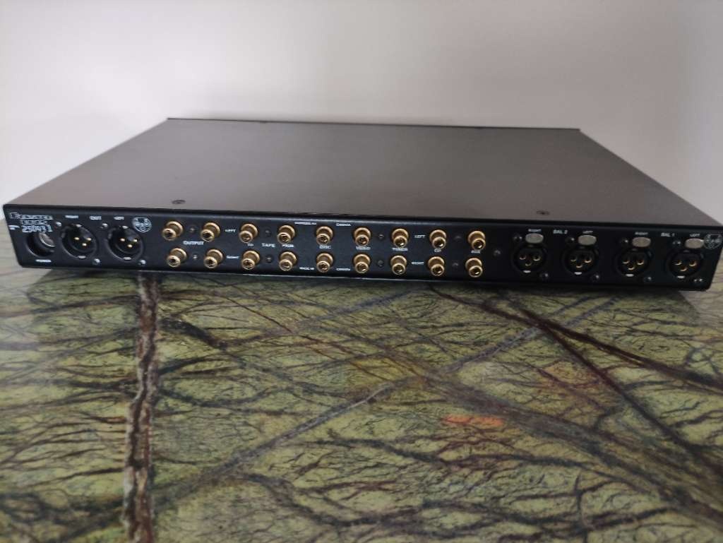 Bryston BP25 predzosilňovač - 3