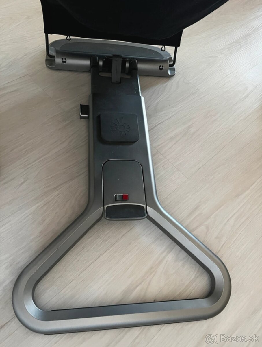 Ležadlo Ergobaby + hračka Ergobaby - 3