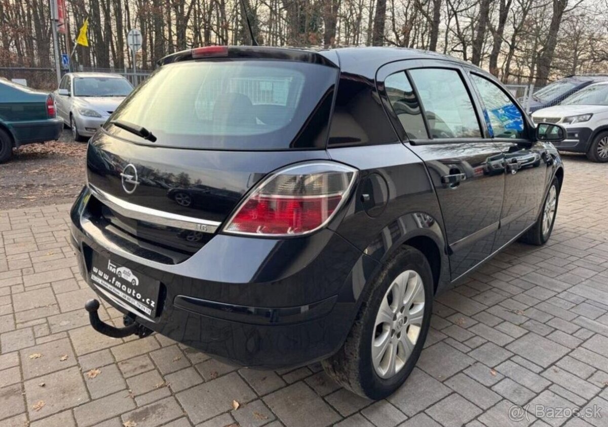 Opel Astra 1.6 16V benzín manuál 85 kw - 3