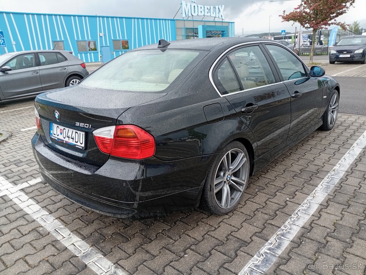 BMW E90 2.0i - 3