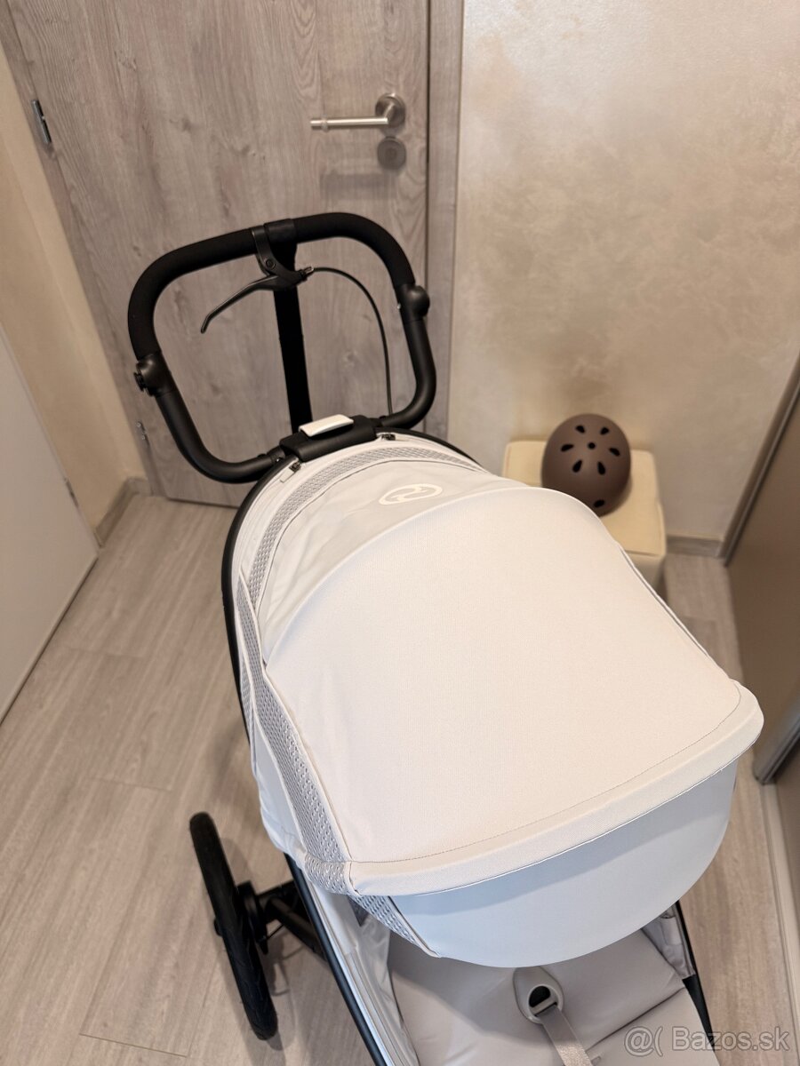 Cybex Avi Spin - 3
