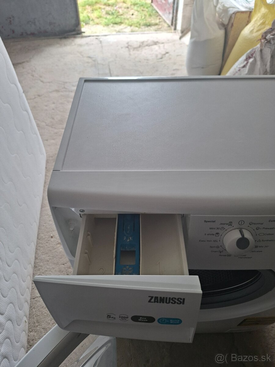Pračka zanussi 5kg - 3