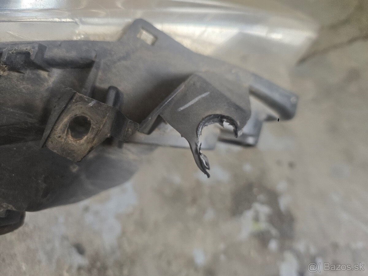 Predné svetlá Peugeot 307 - 3