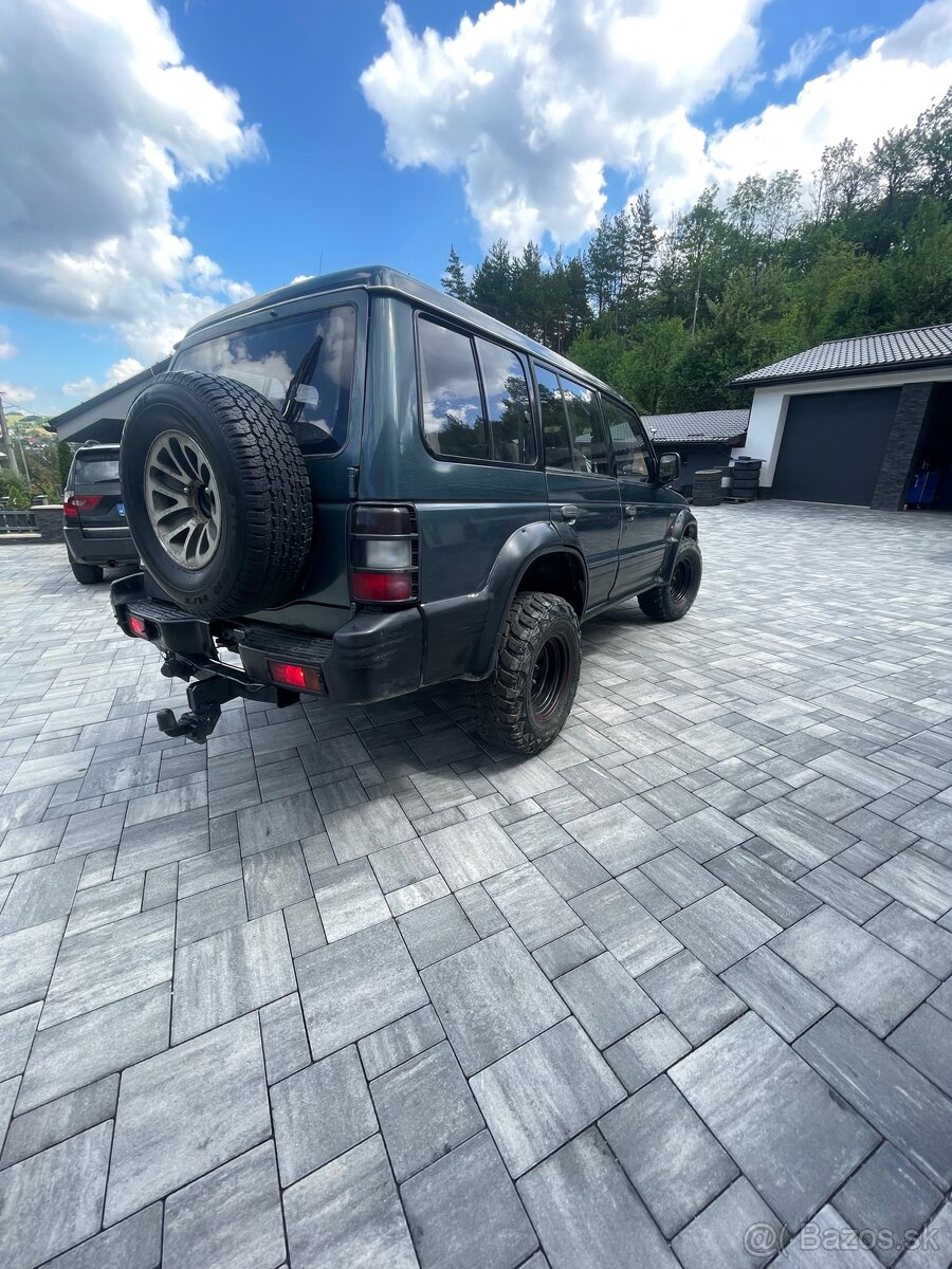 Mitsubishi pajero 2.5 - 3