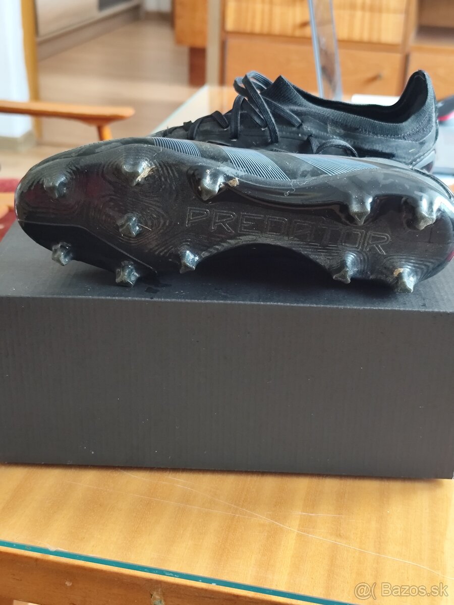 Predám lisovky adidas predátor UK 8 - 3