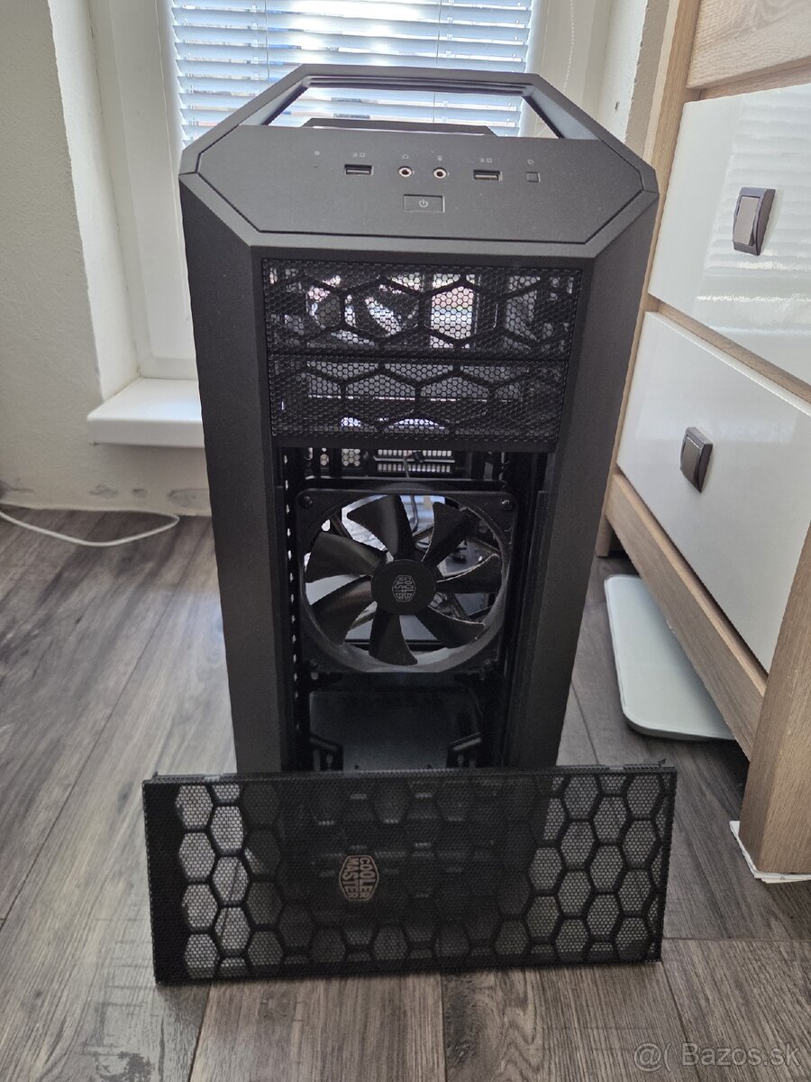 PC skriňa Cooler Master MasterCase 5
- 3