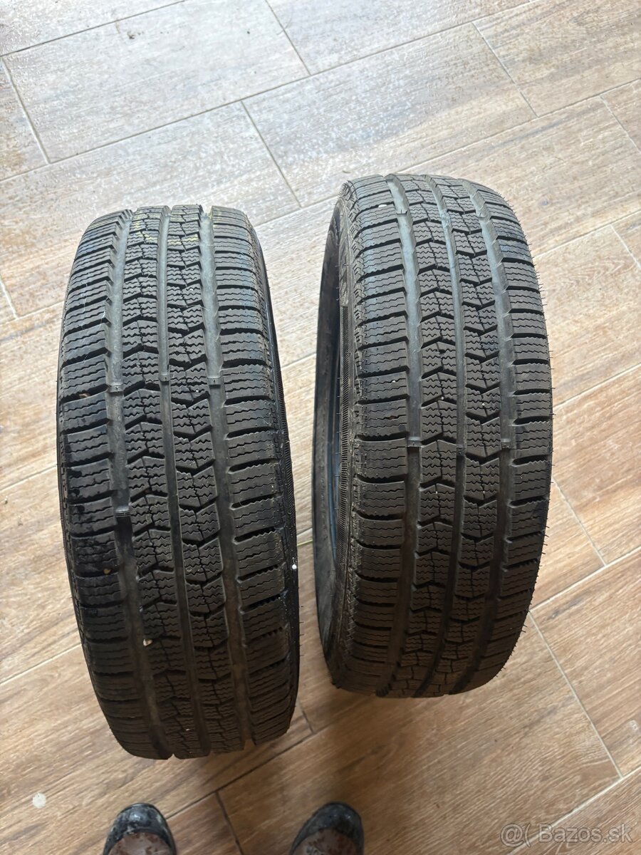 Pneu 205/70 R 15 C - 3