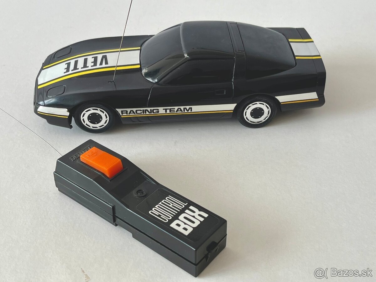 Retro RC auto Chevrolet Corvette C4 - 3