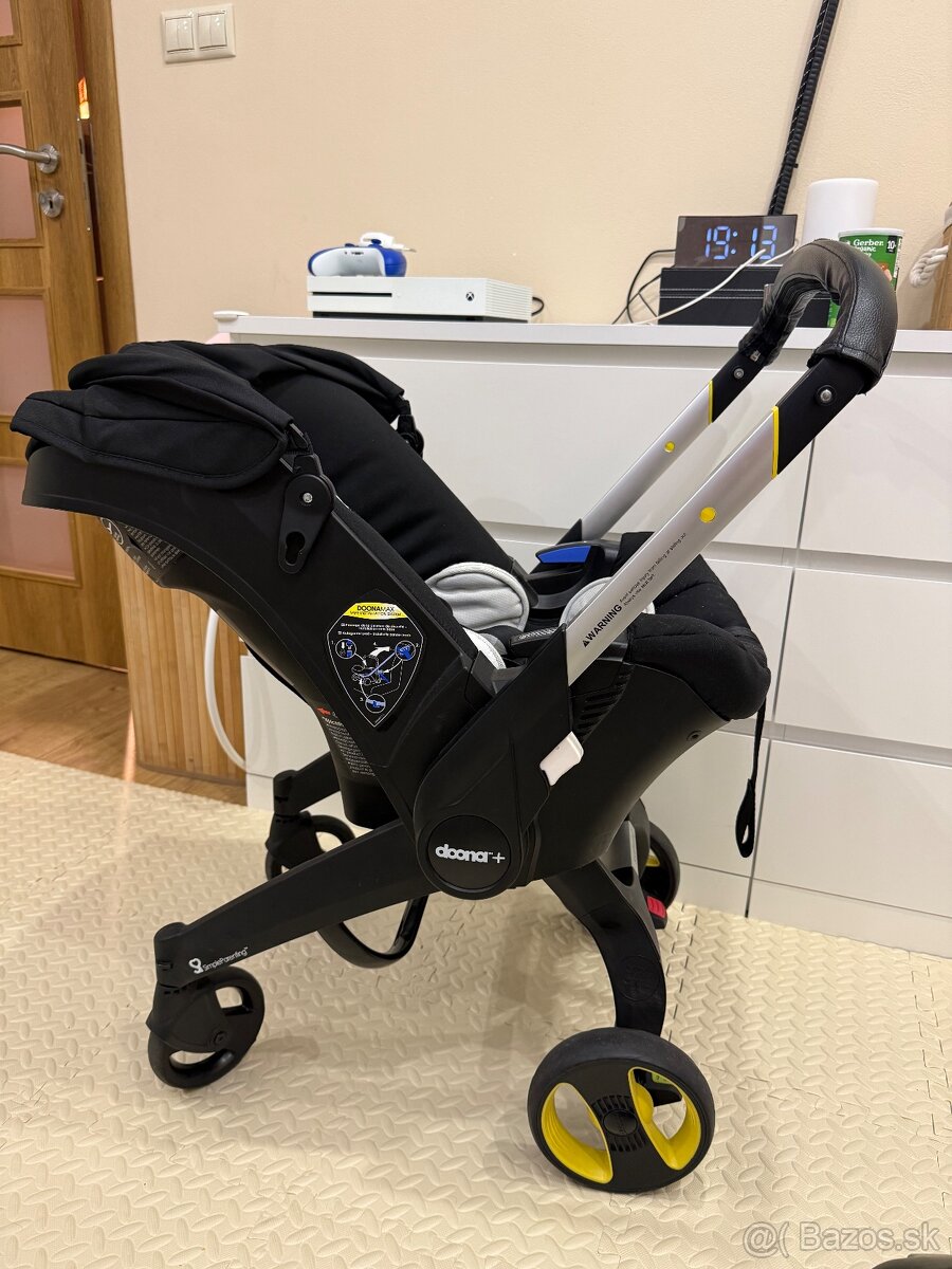 Autosedačka Doona+ so základňou IZOFIX a doplnkami - 3