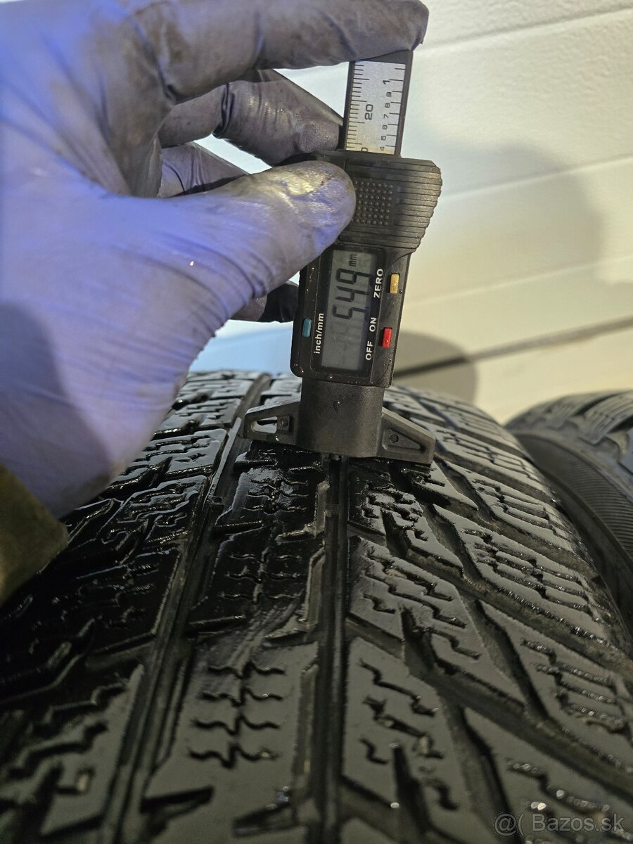 Zimné Pneu Nokian WR 215/70 R16 - 3