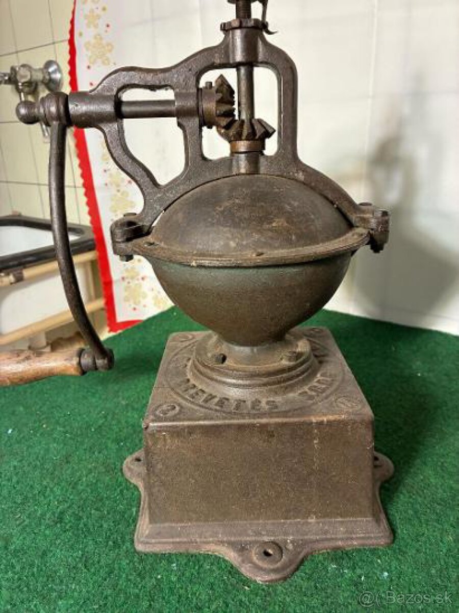 Starožitný mlynček peugeot - 3