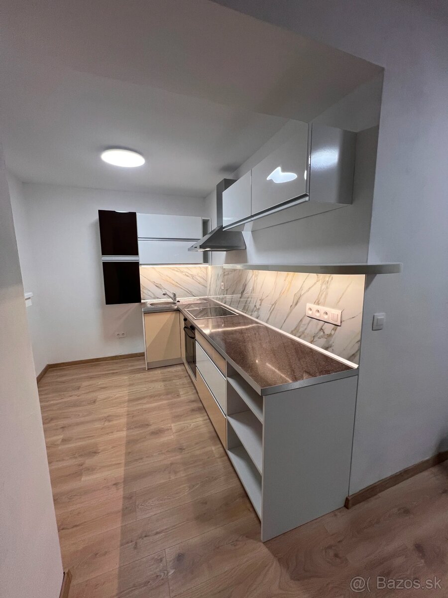 Centrum Zvolen 2izbove 2 loggie - 3